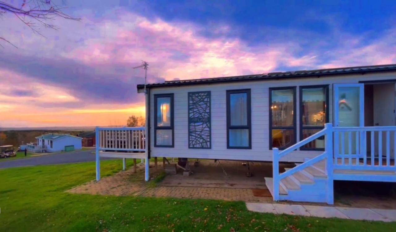 View Point Lodge Newton on the Moor Exterior photo